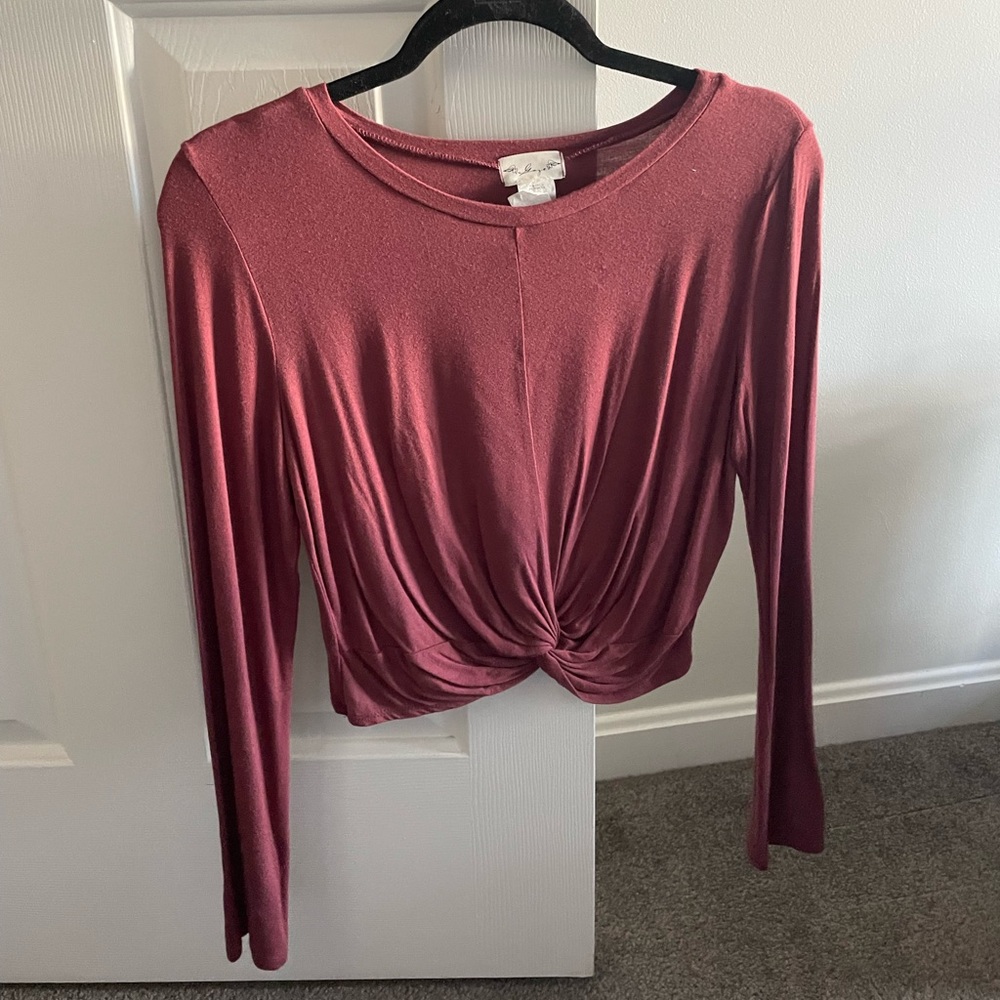 Long sleeve cropped maroon top
